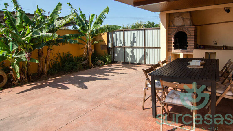 Chalet Rocío Conil Comedor Terraza Barbacoa